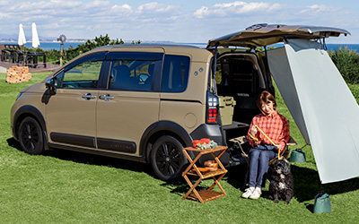 フリード CROSSTAR