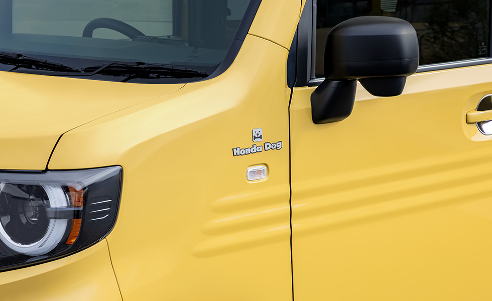 ドアミラーの近くに装着したときのイメージ。