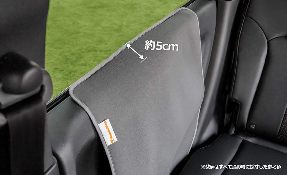 装着したときのドア上部のスペース。