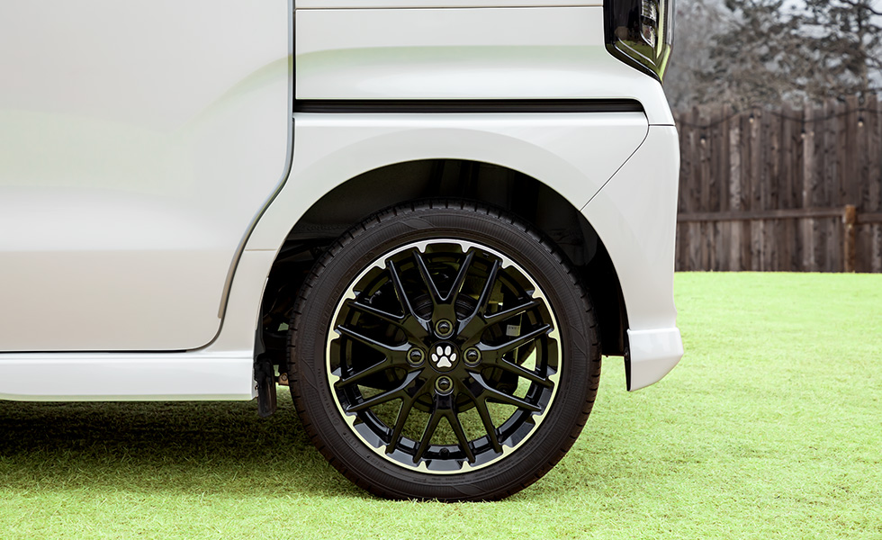 リアタイヤに装着したときのイメージ。