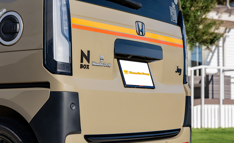 テールゲート左側に装着したときのイメージ。