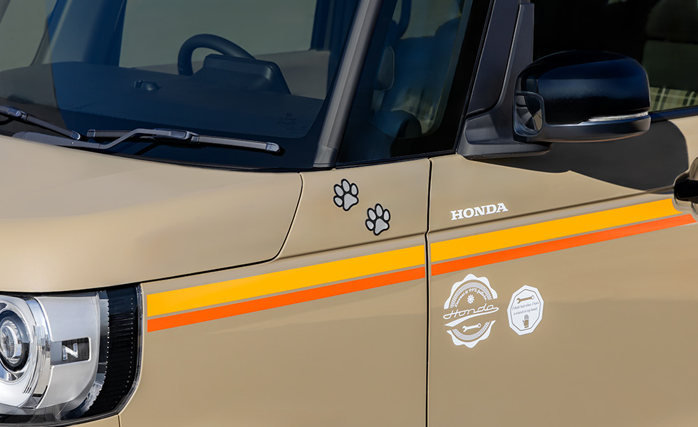 ドアミラーの近くに装着したときのイメージ。