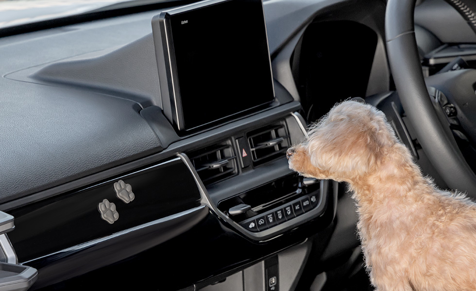 インストルメントパネルに装着したときのイメージ。