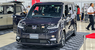 STEP WGN SPADA Emotional Black Solid