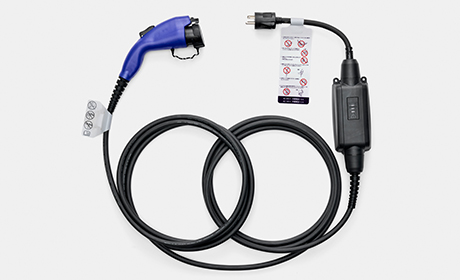 充電ケーブル／100V充電用アダプター