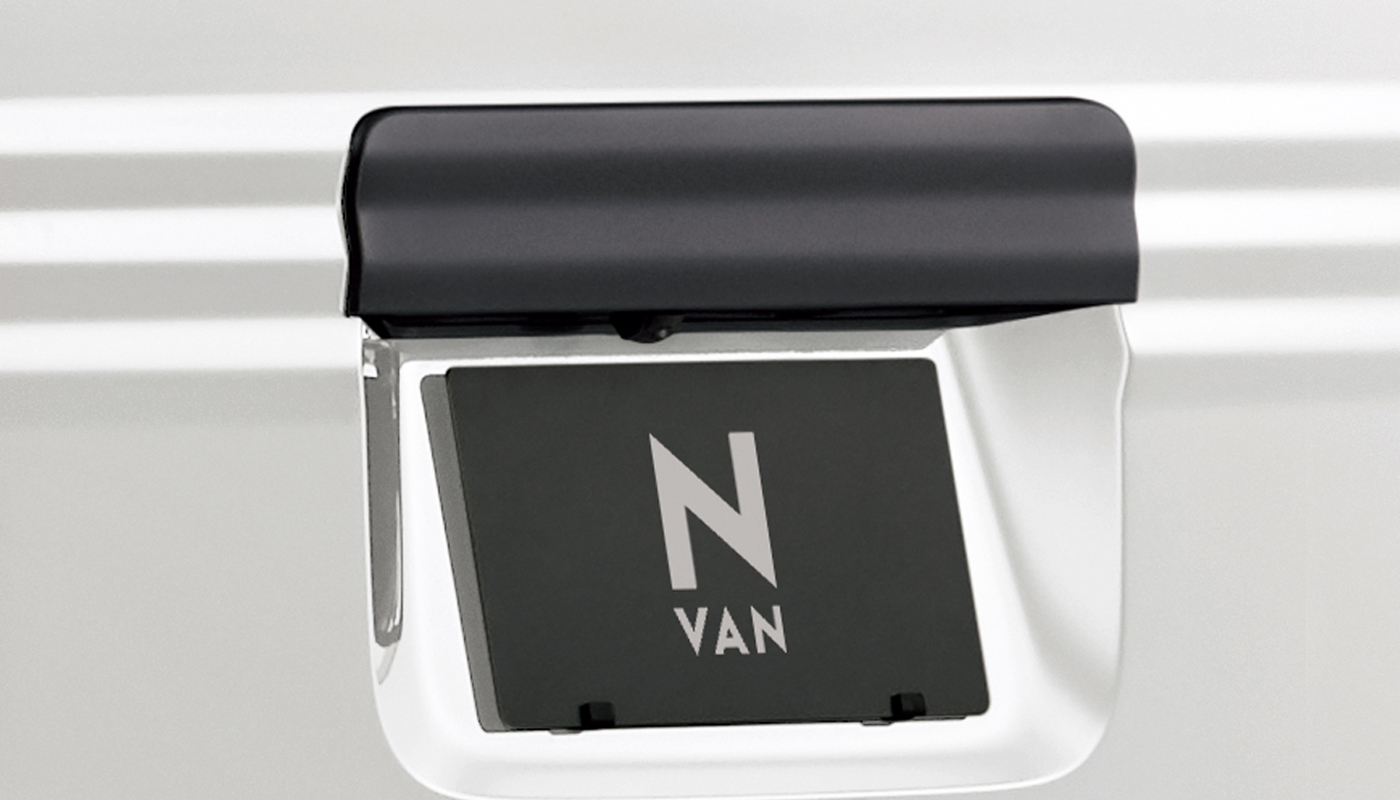 リアライセンスガーニッシュ