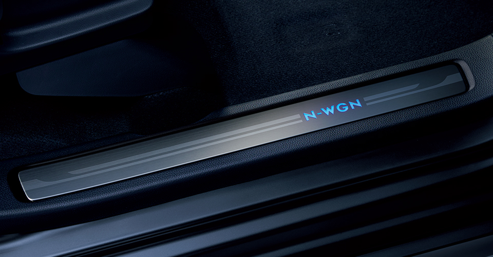 サイドステップガーニッシュ