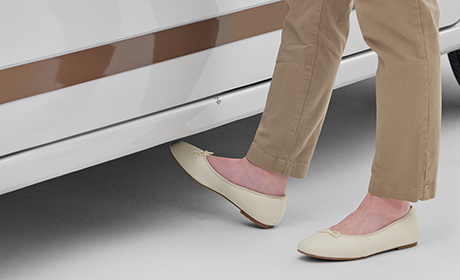 ハンズフリースライドドア