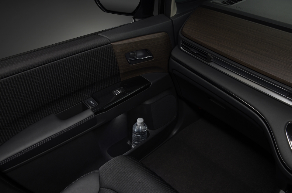 インナードアハンドル&ドアポケットイルミネーション