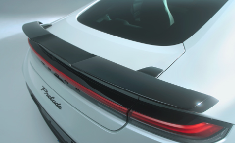 テールゲートスポイラー