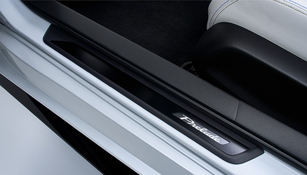 HondaV^uPRELUDEvpANZT[𔭔