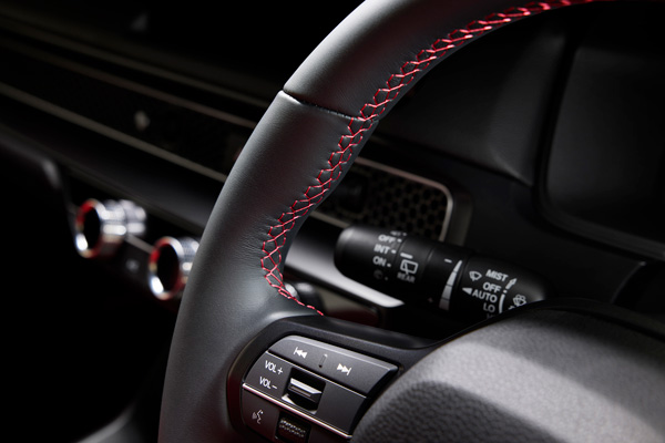 Honda CIVIC TYPE R�p�u�X�e�A�����O�z�C�[���v�𔭔�