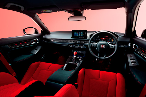 Honda CIVIC TYPE R�p�u�X�e�A�����O�z�C�[���v�𔭔�