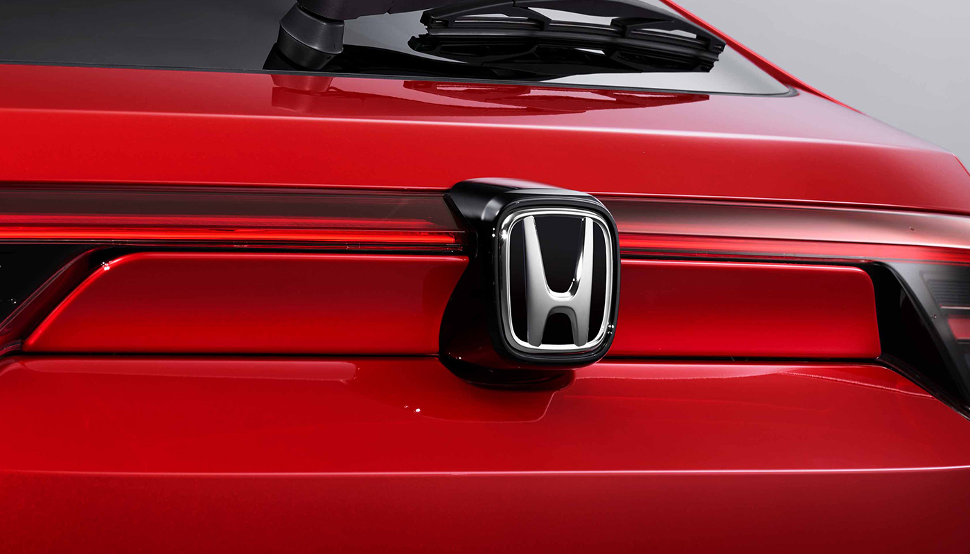 リアコンビガーニッシュ