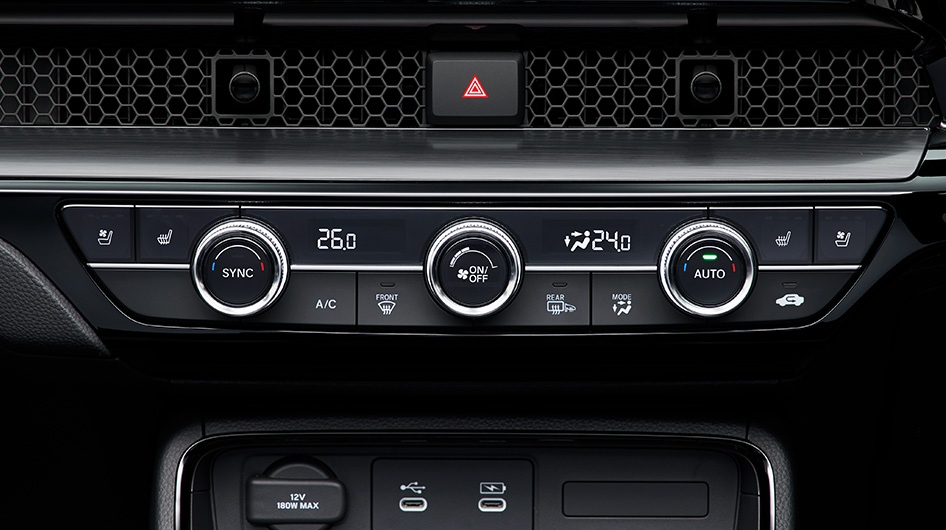 インテリジェント･デュアル･フルオートエアコンディショナー（左右独立温度/GPS制御偏日射コントロール式）