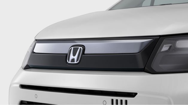 フロントグリル（ベルリナブラック×クロームメッキ）