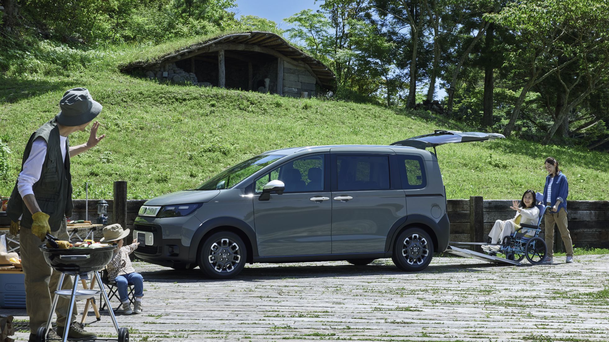 FREED e:HEV CROSSTAR スロープ