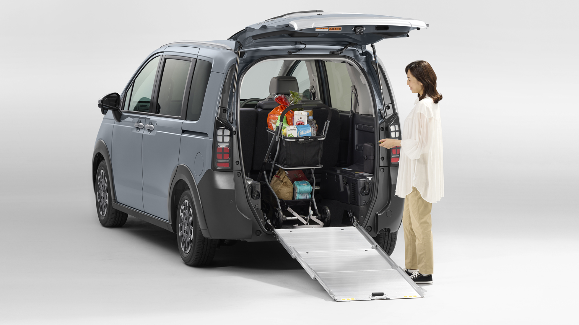 FREED e:HEV CROSSTAR スロープ