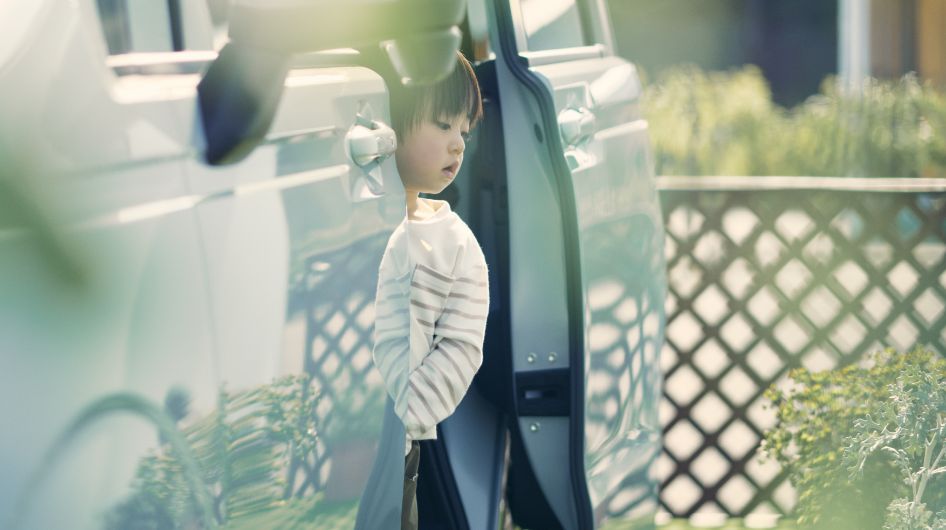 大開口スライドドア＆ワンステップ低床フラットフロア