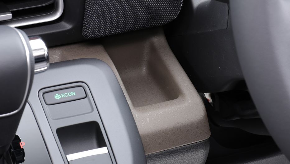 運転席用インパネトレー（左）