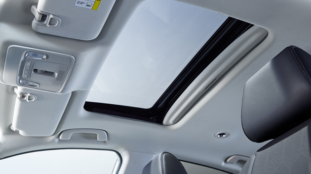 電動スモークドガラス・サンルーフ