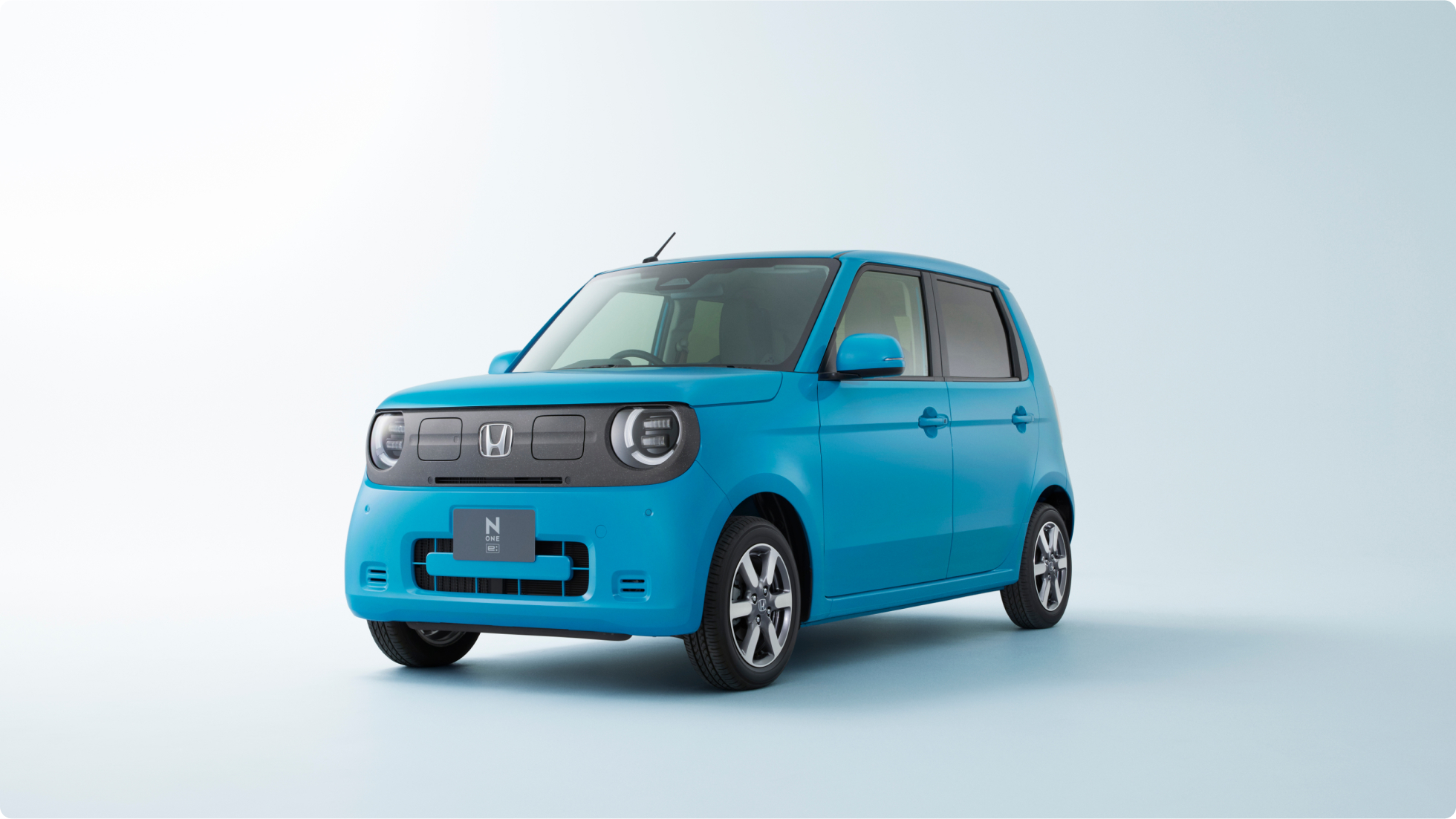 Photo：e: L　ボディーカラーはチアフルグリーン