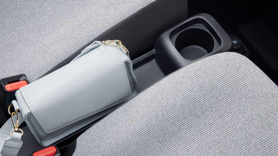 センターロングコンソールトレー＋ドリンクホルダー