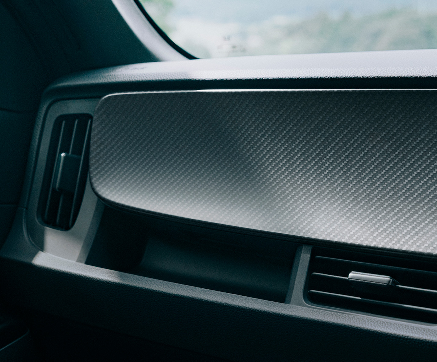 インパネガーニッシュ（カーボン調）