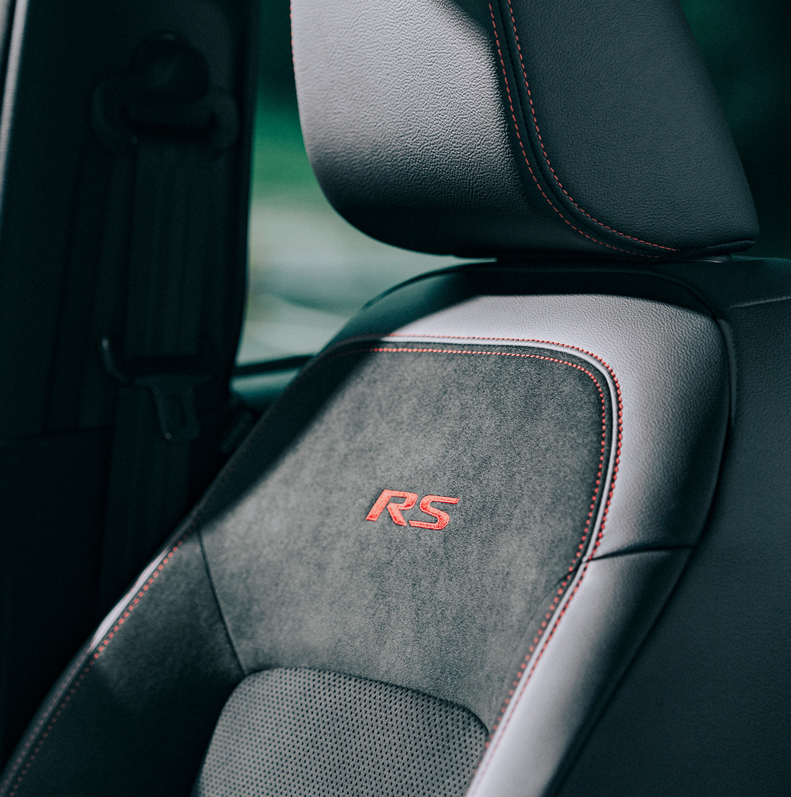 フロントコンビシート（プライムスムース×ウルトラスエード®）