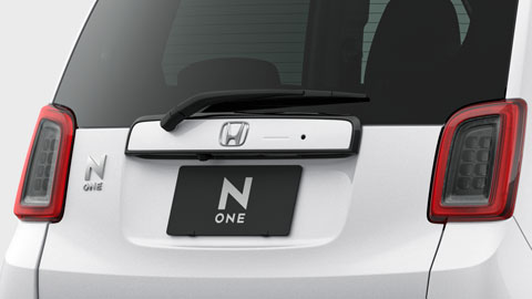 リアライセンスガーニッシュ