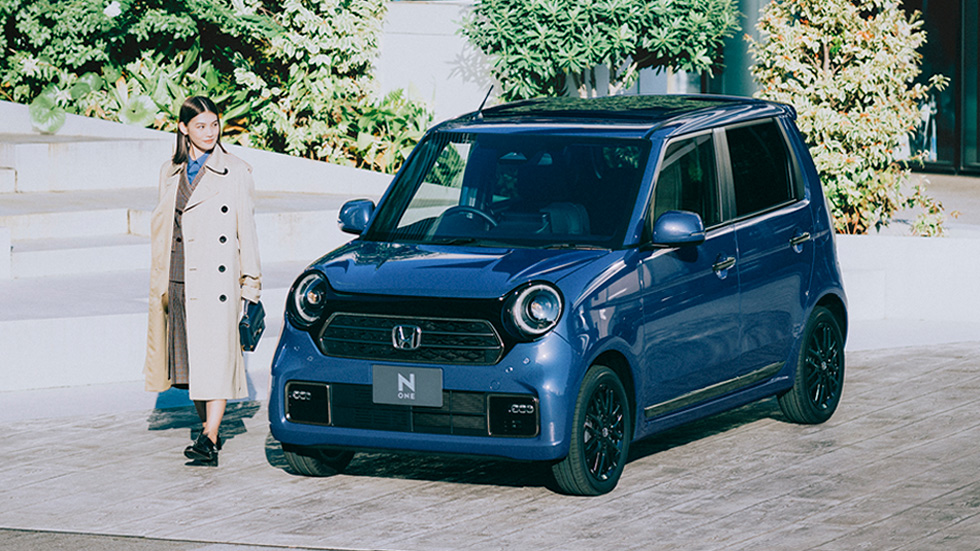 Photo：Premium Tourer（FF）　ボディーカラーはシーベッドブルー・パール