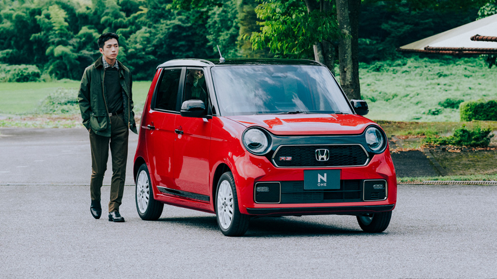 Photo：6MT　ボディーカラーはフレームレッド＆ブラック