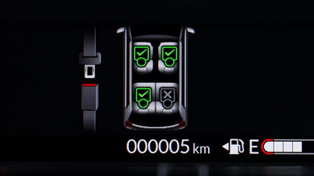 フロント3点式ロードリミッター付プリテンショナーELRシートベルト