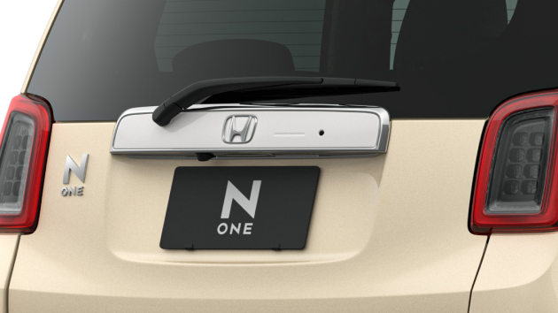 [画像]ホワイト・リアライセンスガーニッシュ