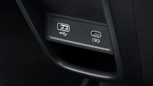 センターロアーポケット