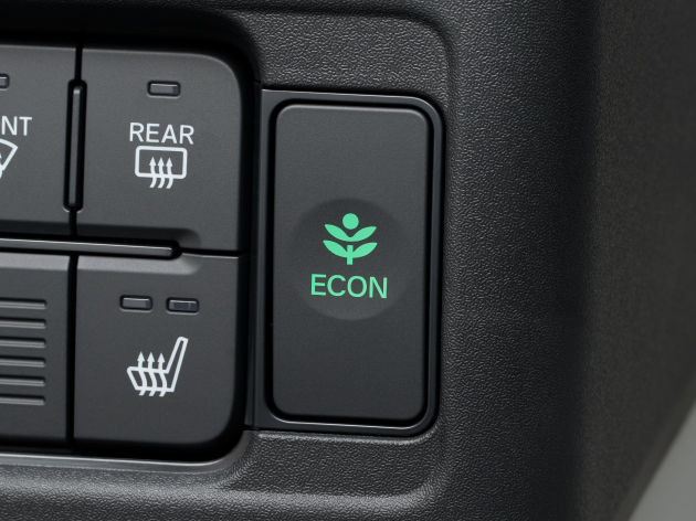 アクセルも空調も、ECONモードで省エネに。 