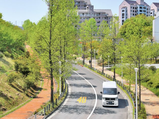 積載時や下り坂で、思いどおりのブレーキ操作を。