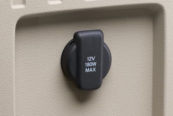 アクセサリーソケット（DC12V）〈助手席/荷室〉