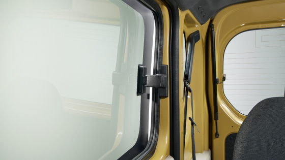 ポップアップ機構付ガラス（スライドドア）