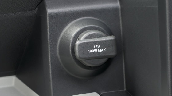 アクセサリーソケット（DC12V）〈助手席〉