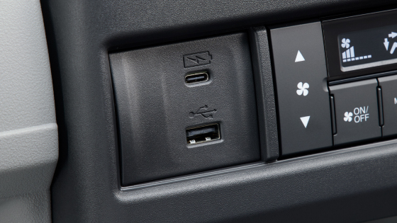 充電用USBジャック（Type-C〈3A〉）