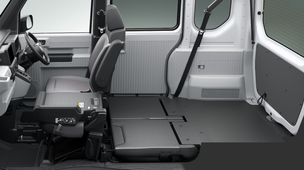 1名乗車時（助手席テーブルモード