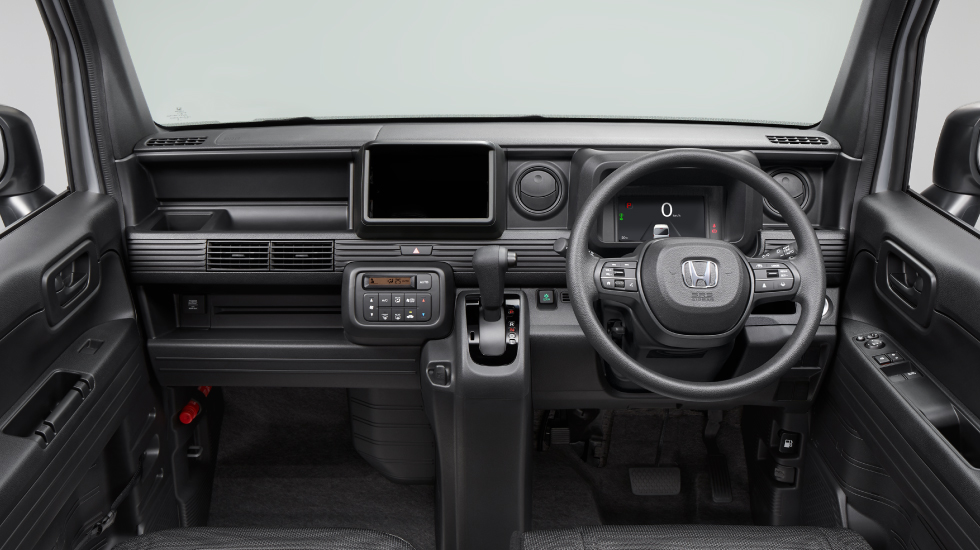 Photo：L（FF/CVT） ボディーカラーはルナシルバー・メタリック