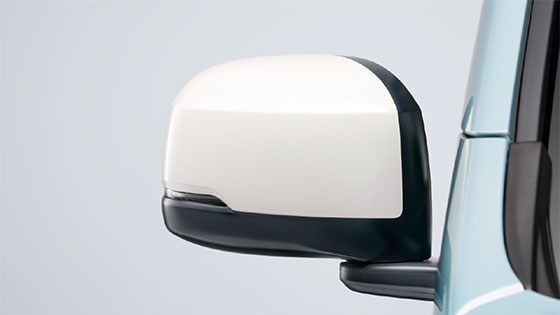 専用カラーのオフホワイトで、スタイルを個性的に。