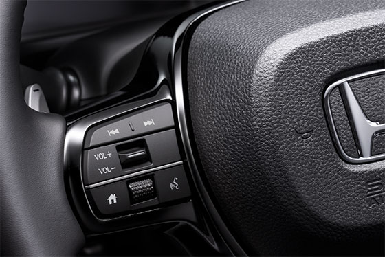 ステアリングガーニッシュ