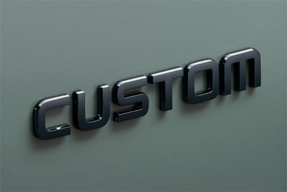 CUSTOMエンブレム