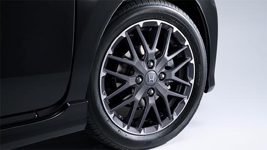 精悍なスタイル、力強い存在感。