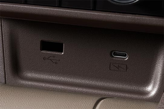 充電用USBジャック（Type-C〈3A〉）