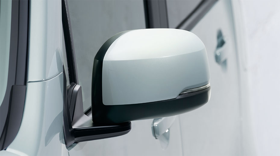 ドアミラーはLEDウインカーと一体化したデザイン。サイドビューをより洗練された印象に。
