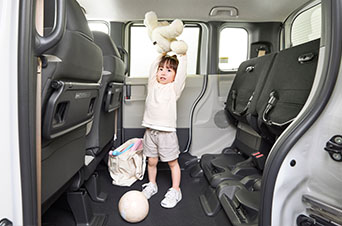 子供が立ったまま着替えられるほど室内広々！画像